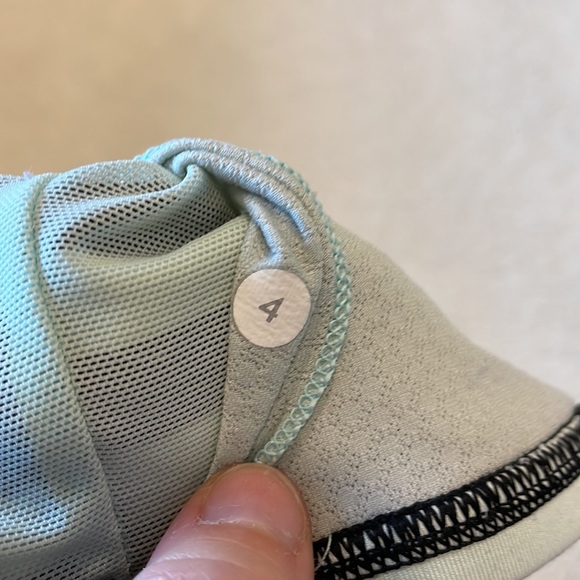 Lululemon Free To Be Bra in Sea Stripe Mint Moment Black Women’s Size 2 - Picture 5 of 8